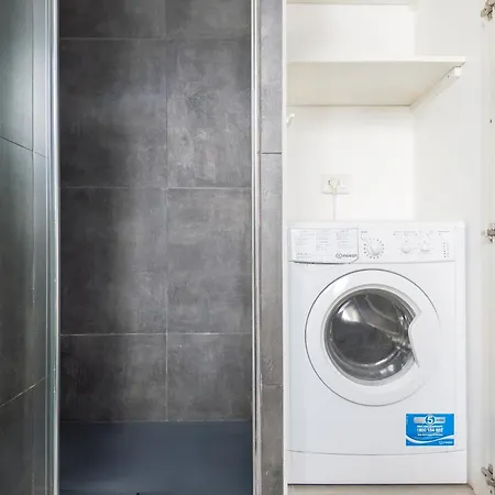 Daire Elegant Hideaway Steps From St Peter